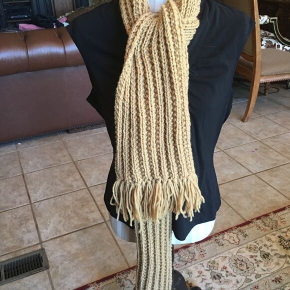 HOMEMADE HAND Knit Scarf! - Picture 2 of 5